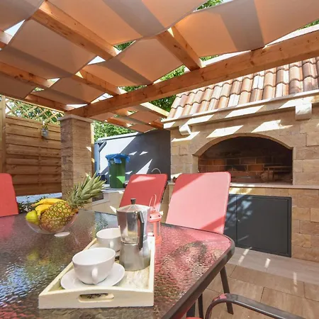 With Parking Space - 5870 Apartamento *