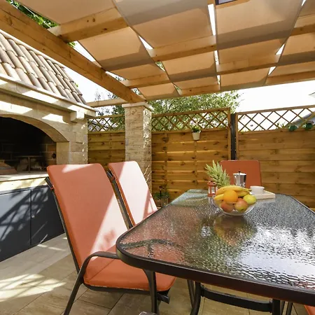 With Parking Space - 5870 Apartamento Zadar