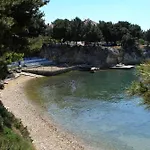 With Parking Space - 5870 아파트