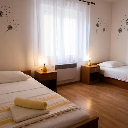 With Parking Space - 5870 Apartman Zadar