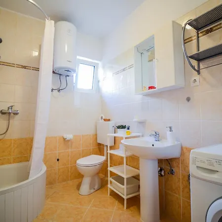 With Parking Space - 5870 Apartman