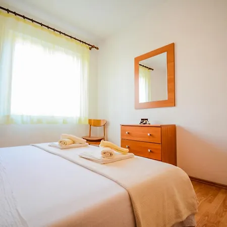 With Parking Space - 5870 Задар