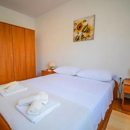 Appartamento With Parking Space - 5870 Zara